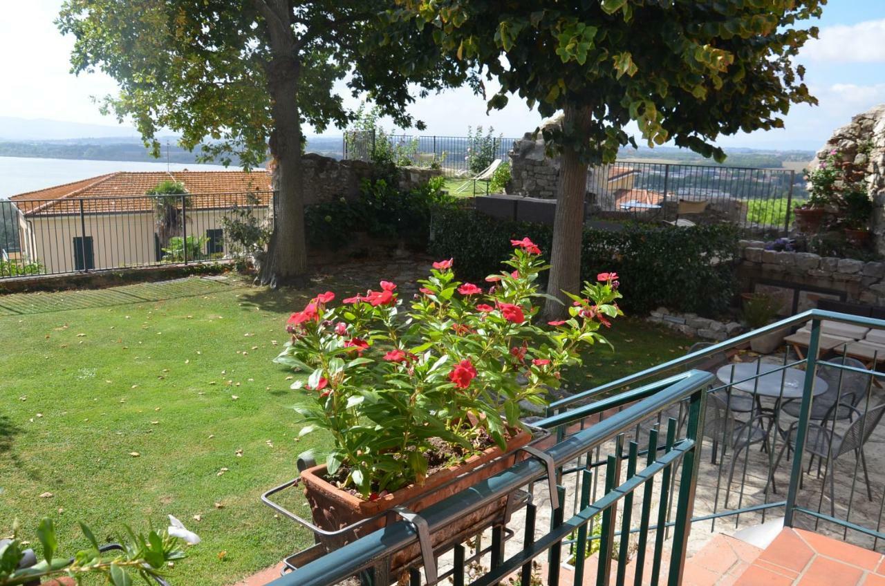 Bed and Breakfast Il Torrione Кастильоне-дель-Лаго Экстерьер фото